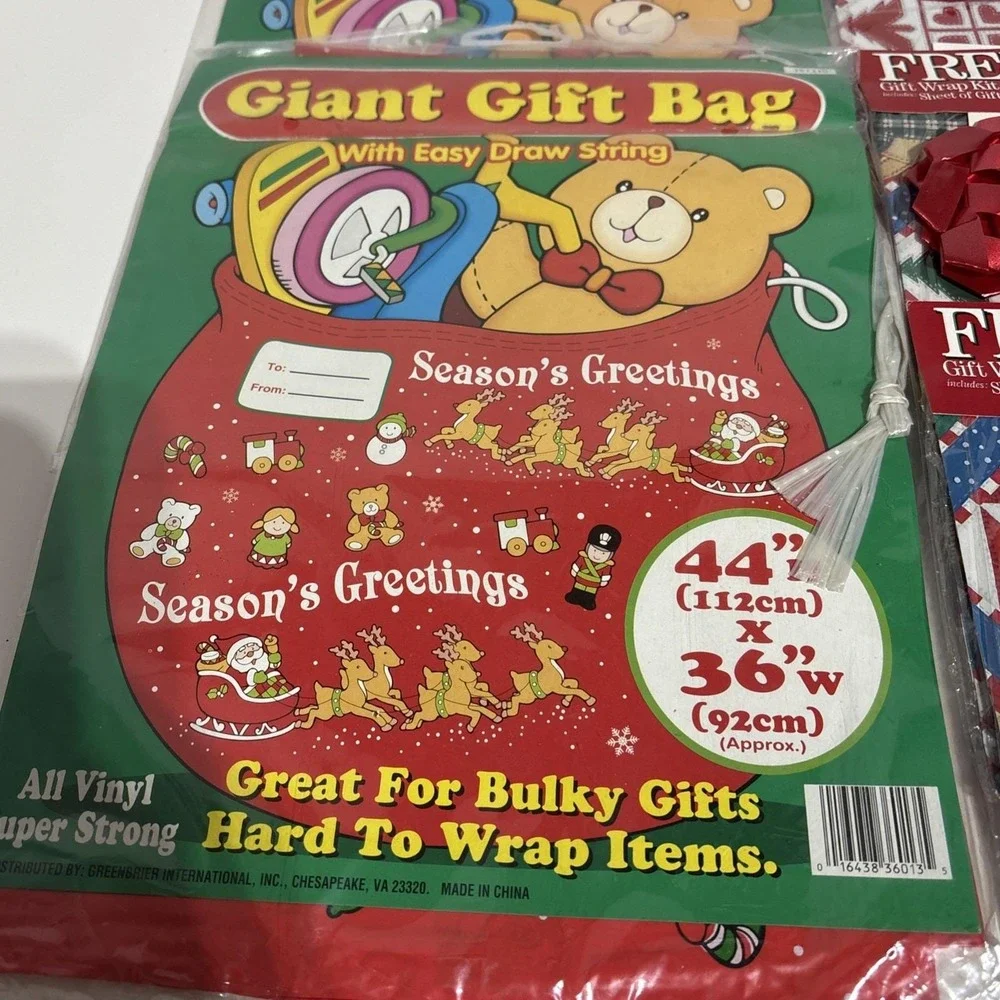 Lot 3 Hallmark Vintage Christmas Wrapping Paper Flat Wrap & 2 Giant‎ Gift Bags
